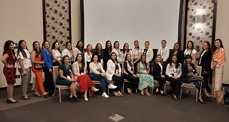 Almuerzo de Mujeres de Fibra: liderazgo y formación como bandera