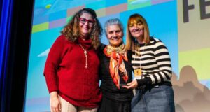 Escuela Plus recibió 3 premios en el Festival comKids 2025 de Brasil 