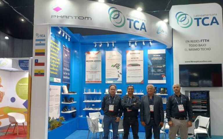 Latino TCA junto a sus clientes en Andina Link